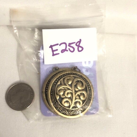 Claire's Round Gold Tone Filigree Earrings NOC - Picture 4 of 5